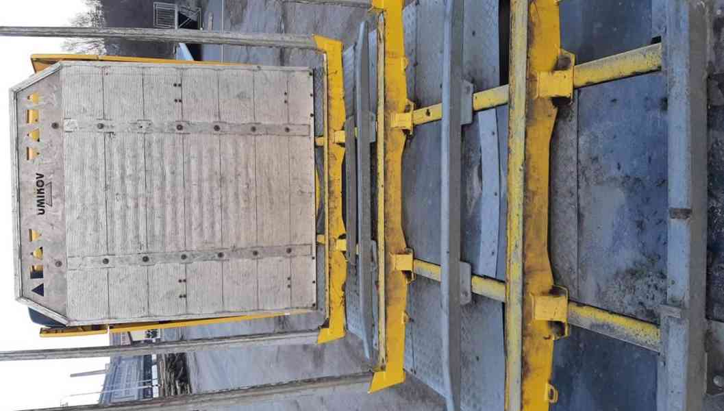 Volvo FH 13 6x4 + přívěs Umikov	 - foto 7