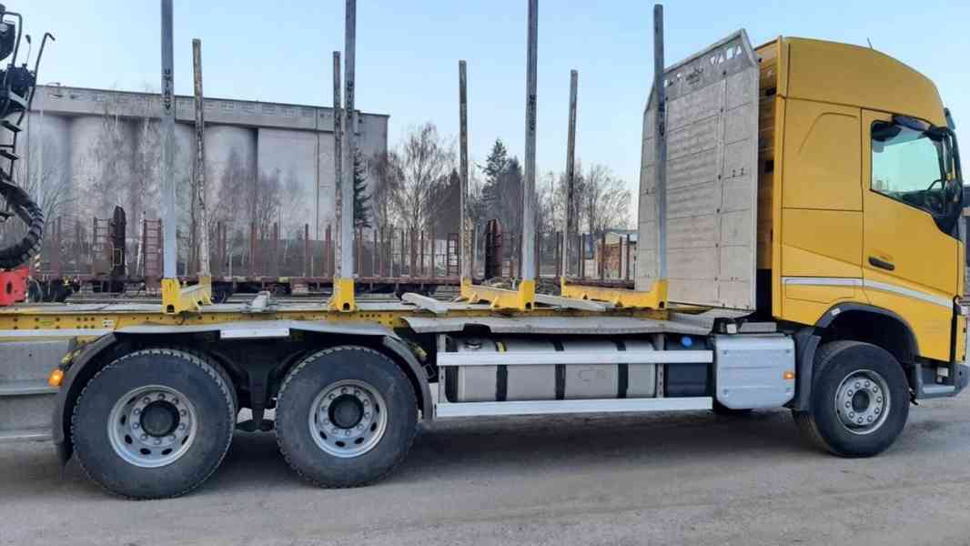 Volvo FH 13 6x4 + přívěs Umikov	 - foto 3