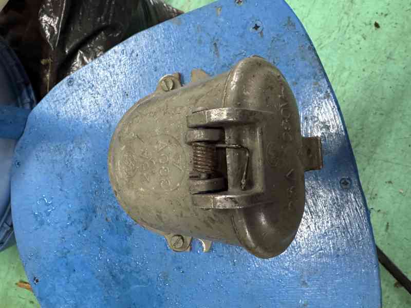 Keramické zásuvky a zástrčky 380V - foto 4