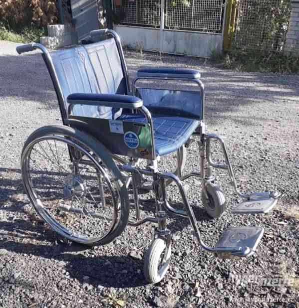 Invalidní vozík - foto 3