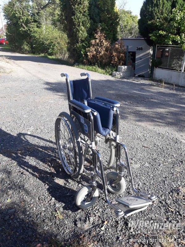 Invalidní vozík - foto 4
