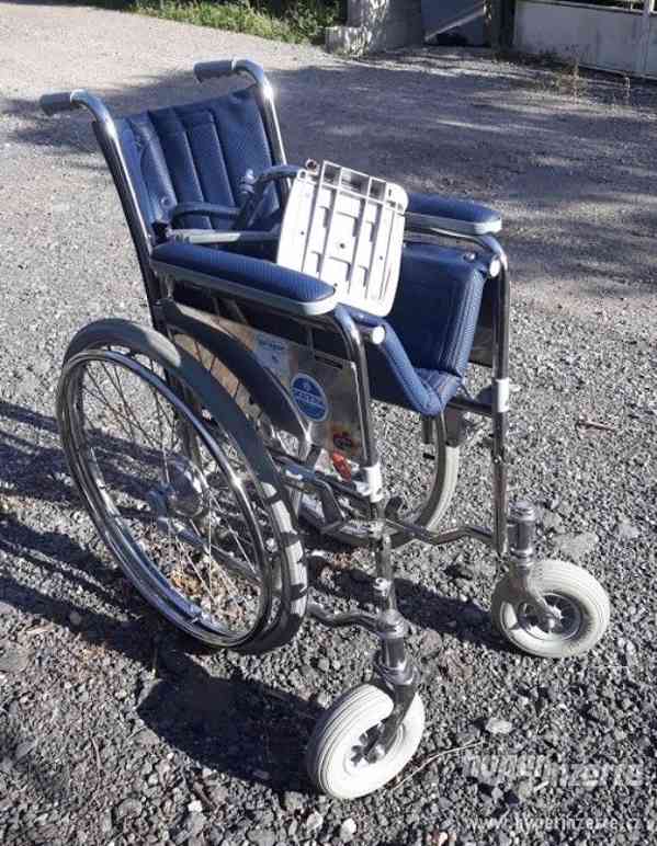 Invalidní vozík - foto 5