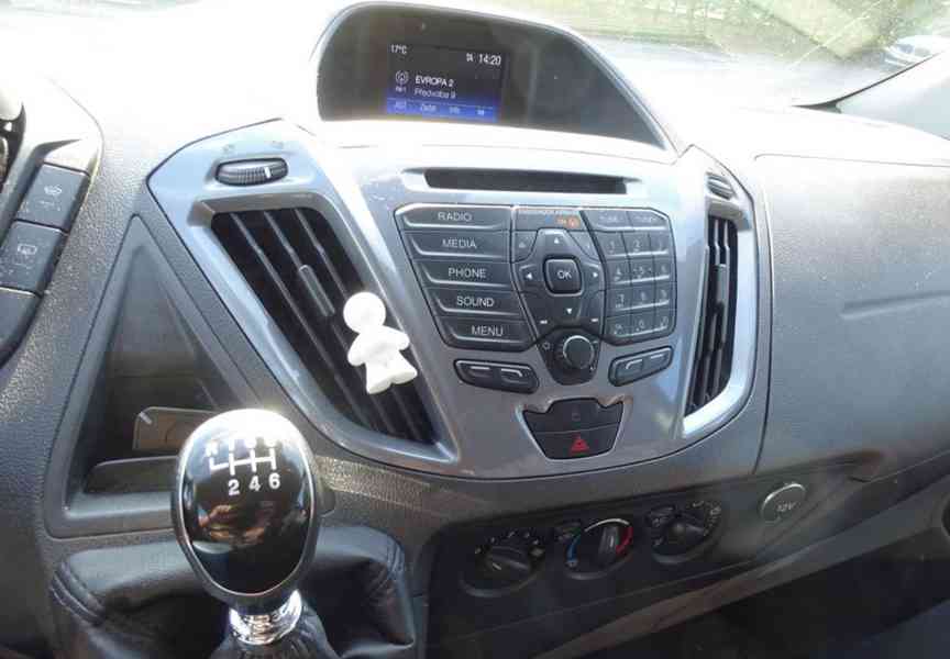 Ford Tourneo Custom 2.0 TDCI (93 KW) TITANIUM ČR - foto 8