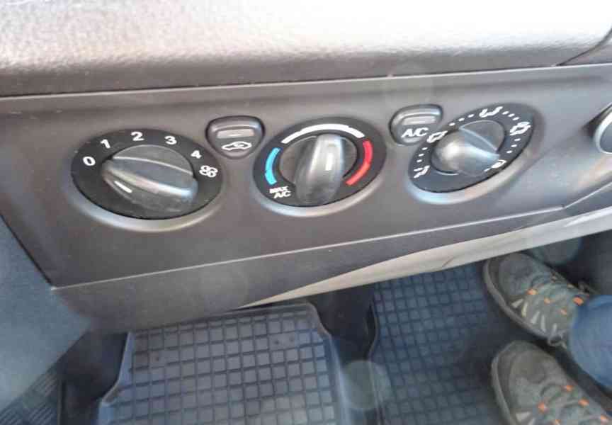 Ford Tourneo Custom 2.0 TDCI (93 KW) TITANIUM ČR - foto 9