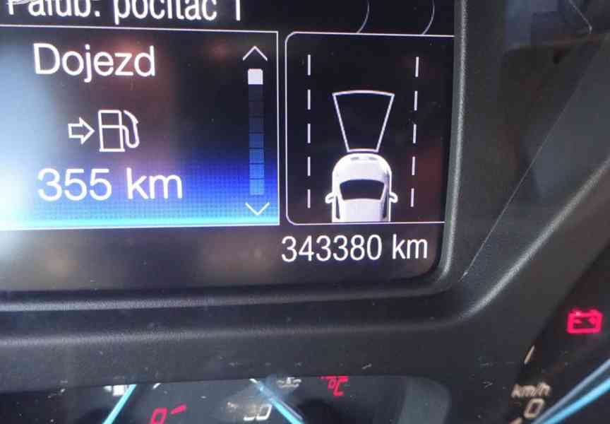 Ford Tourneo Custom 2.0 TDCI (93 KW) TITANIUM ČR - foto 7