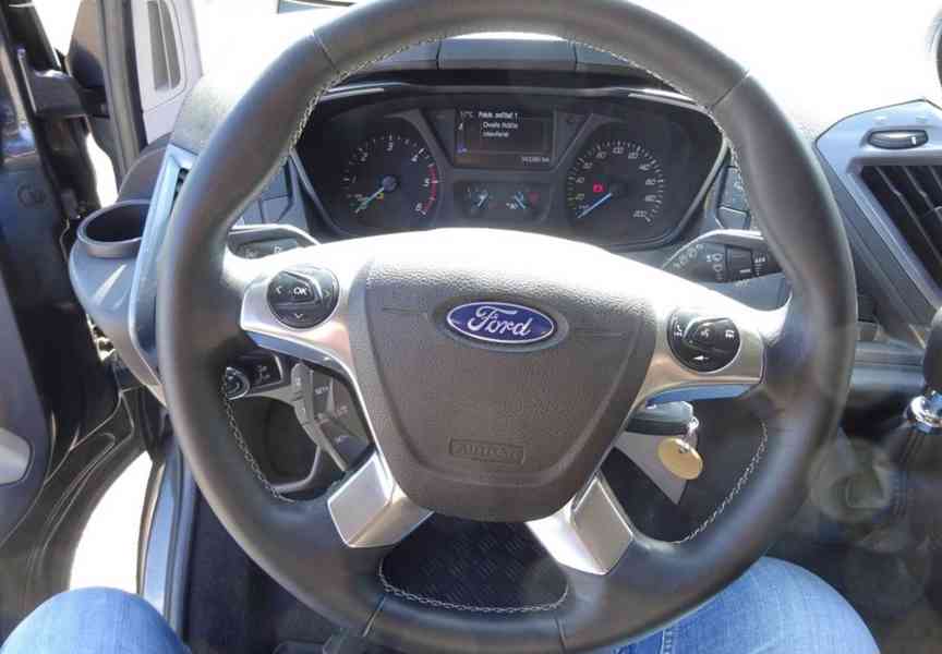 Ford Tourneo Custom 2.0 TDCI (93 KW) TITANIUM ČR - foto 13