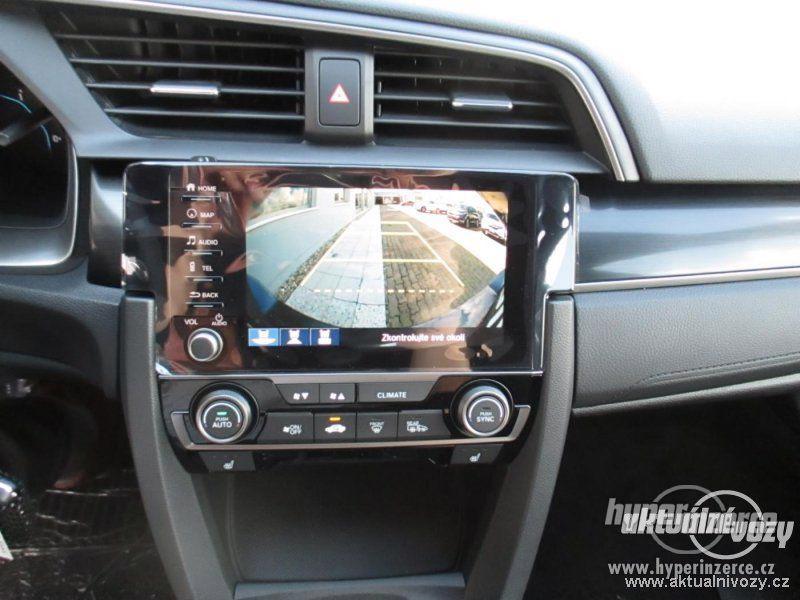 Honda Civic 1.0, benzín, automat, r.v. 2020, navigace - foto 9