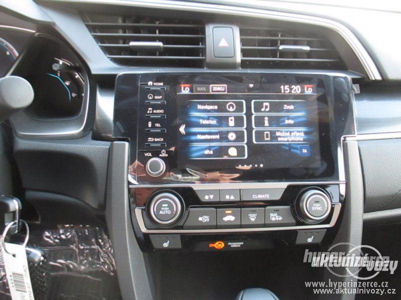Honda Civic 1.0, benzín, automat, r.v. 2020, navigace - foto 10