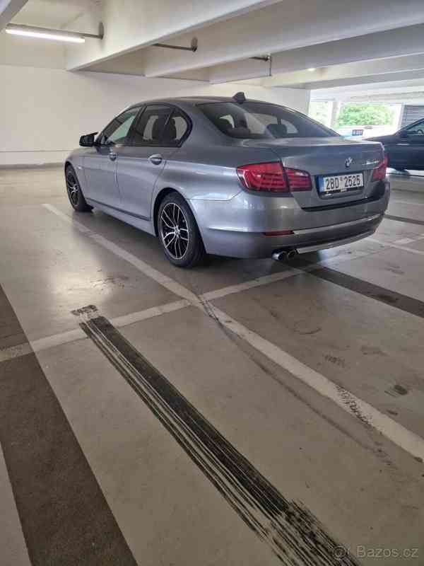 BMW Řada 5 2,0 520D - foto 8