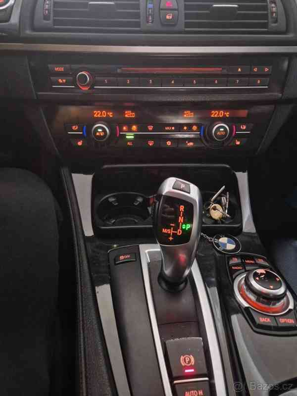 BMW Řada 5 2,0 520D - foto 7