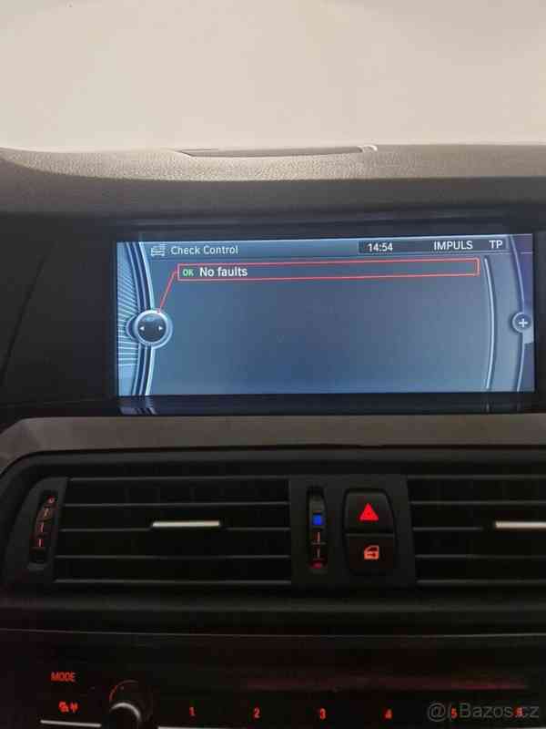 BMW Řada 5 2,0 520D - foto 6