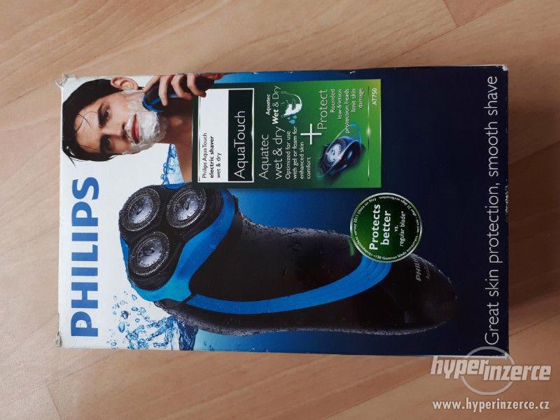 Holící strojek Philips AquaTouch - foto 1