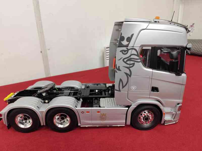 Tamiya RC Scania 770S 6x4 Silver 1/14 - komplet s přísl. - foto 4