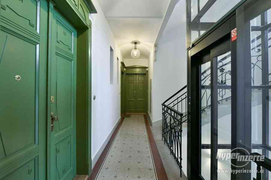 Luxusní byt 4+kk k pronájmu, Praha Vinohrady, nám. Jiřího z Poděbrad - foto 3