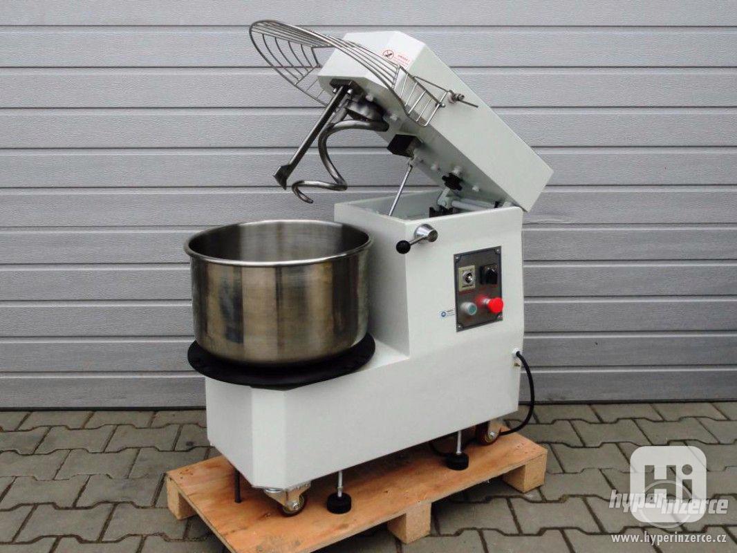 SPIRÁLNÍ HNĚTAČ TĚSTA 20L 230V, 400V - foto 1
