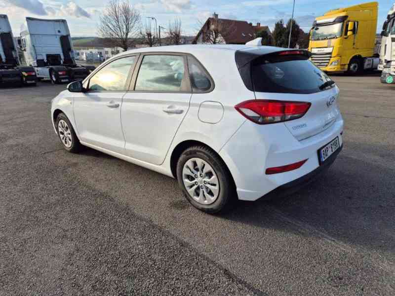 HYUNDAI i30 1.5 CVVT - foto 4