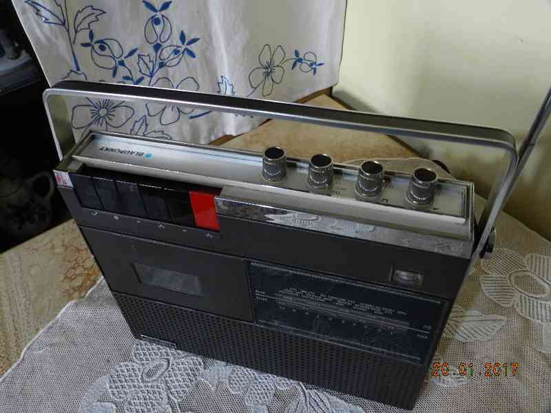 Rádio Blaupunkt Bari CR 7 652 030 - 1972-1974 - foto 2