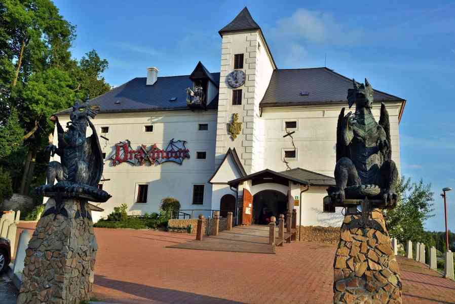 4 volné vstupenky strašidelný zámek Draxmoor / Šikland SLEVA