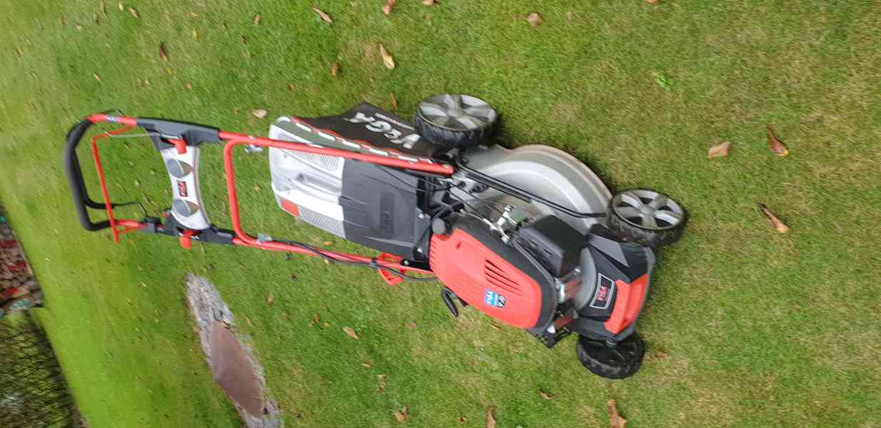 sekačku se startérem Vega 545 SXHE