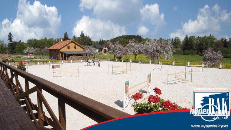 Dražba moderního jezdeckého areálu s restaurací a penzionem, k.ú. Těptín, Praha-východ - foto 2