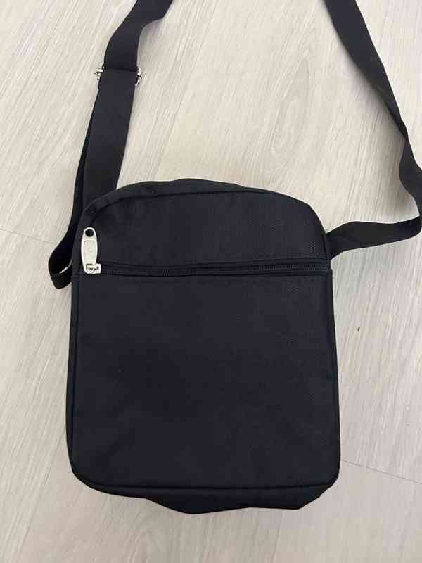 Taštička přes rameno černá - foto 3