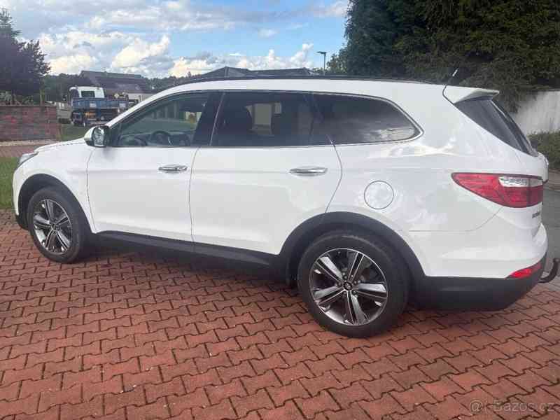 Hyundai Grand Santa Fe 2,2   CRDi 4x4 7míst tažné - foto 9