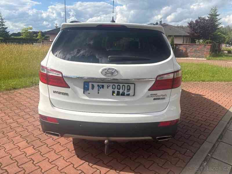 Hyundai Grand Santa Fe 2,2   CRDi 4x4 7míst tažné - foto 12
