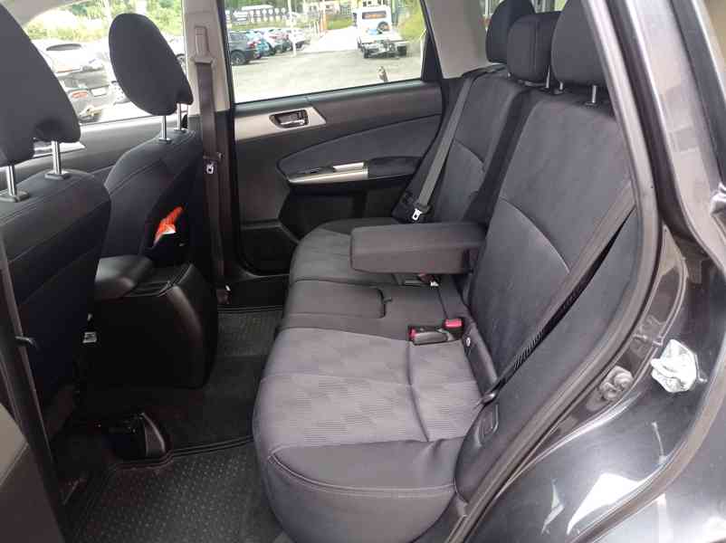 Subaru Forester 2.5i-VRX 169kW/4x4/Výhřev/Tažné/ČR - foto 14