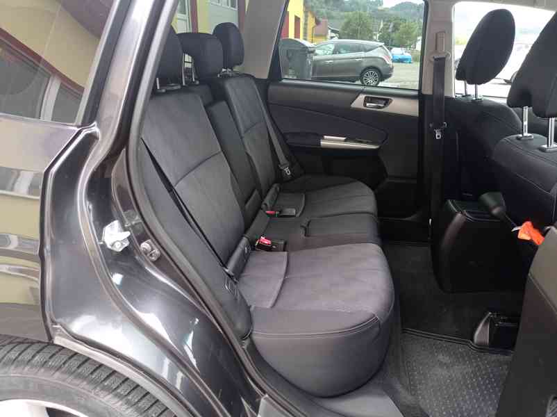 Subaru Forester 2.5i-VRX 169kW/4x4/Výhřev/Tažné/ČR - foto 19