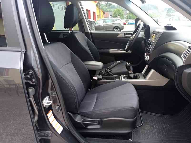 Subaru Forester 2.5i-VRX 169kW/4x4/Výhřev/Tažné/ČR - foto 21