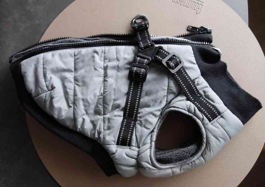 Obleček pro psa- Bunda s postrojem šedá S: 33 cm - foto 2