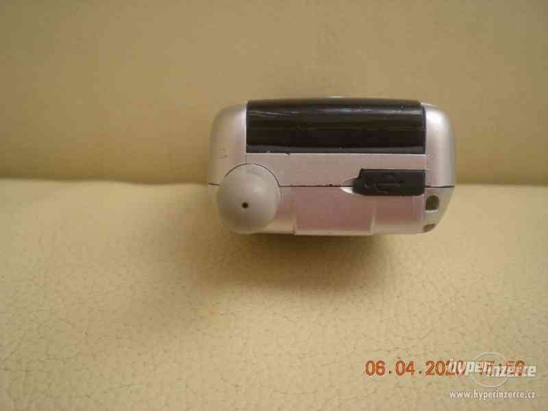 Motorola V180 - funkční véčkový telefon - foto 19