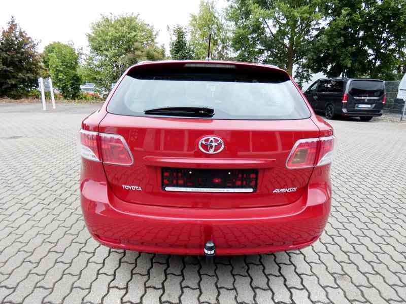 Toyota Avensis 1.8i Kombi Edition benzín 108kw - foto 13