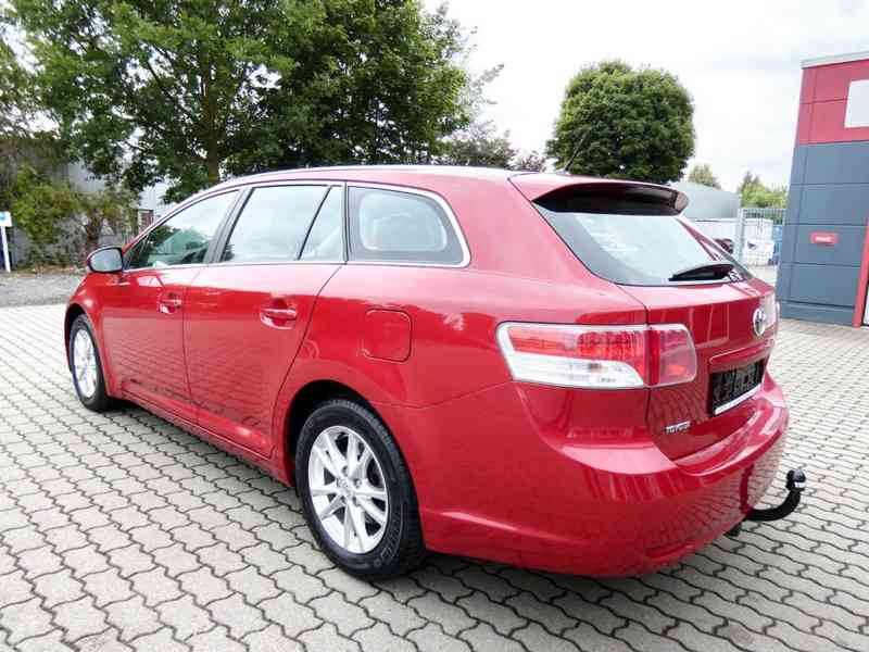 Toyota Avensis 1.8i Kombi Edition benzín 108kw - foto 7