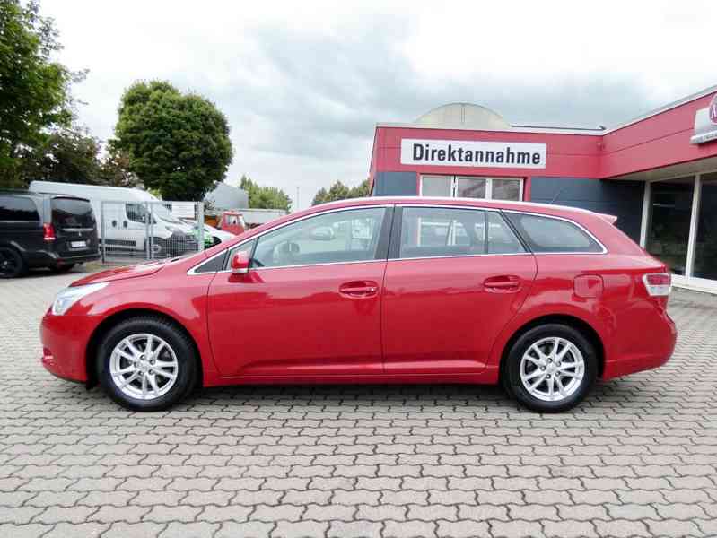 Toyota Avensis 1.8i Kombi Edition benzín 108kw - foto 3