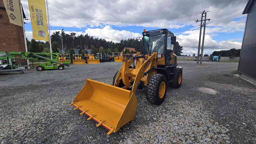 Kloubový nakladač LGCM LGE20 4×4 s kabinou - foto 7