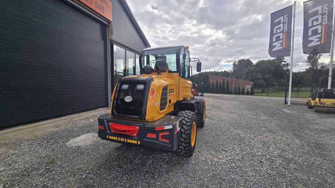 Kloubový nakladač LGCM LGE20 4×4 s kabinou - foto 3