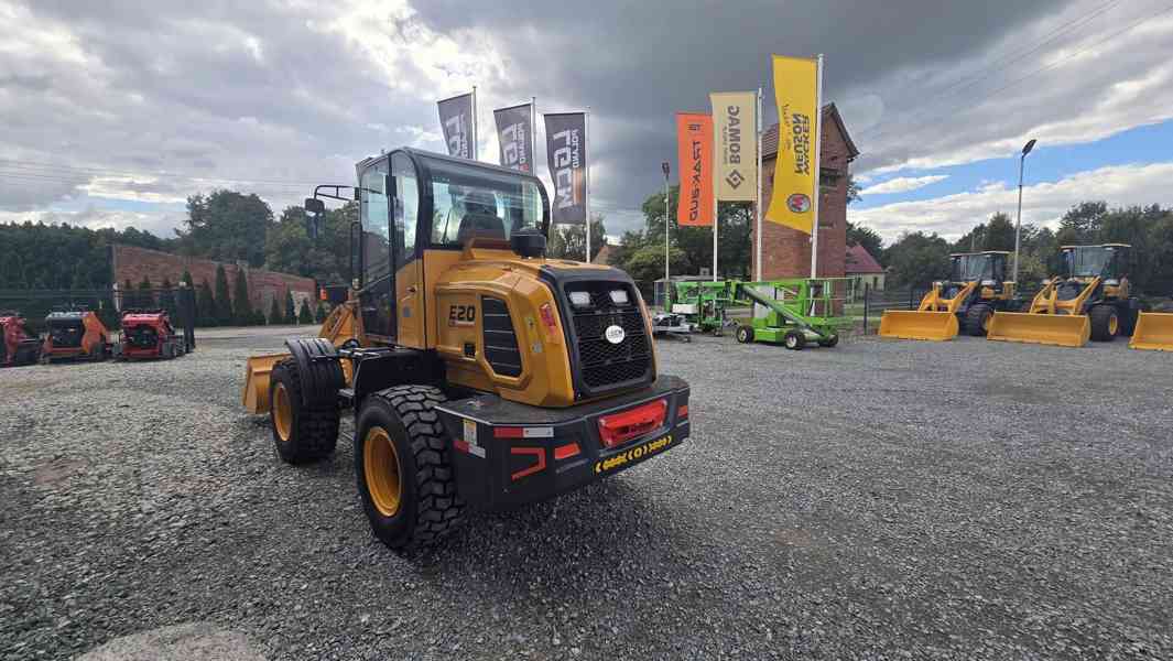 Kloubový nakladač LGCM LGE20 4×4 s kabinou - foto 4