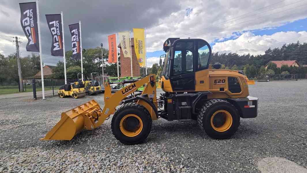 Kloubový nakladač LGCM LGE20 4×4 s kabinou - foto 10