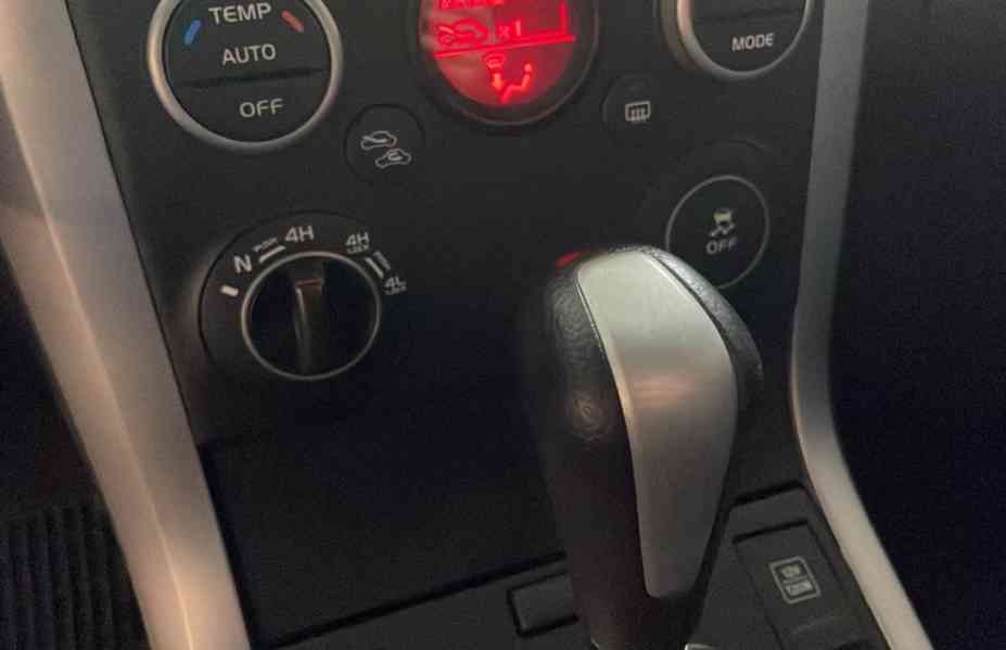 Suzuki Grand Vitara 2.4i Comfort benzín 122kw - foto 18