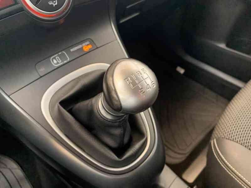 Toyota Verso 1,8i COMFORT benzín 108kw - foto 20