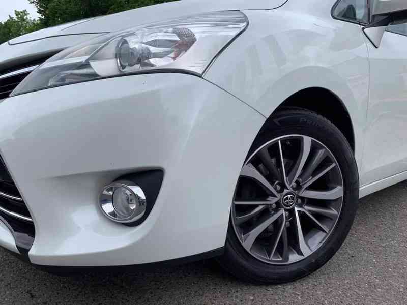 Toyota Verso 1,8i COMFORT benzín 108kw - foto 4