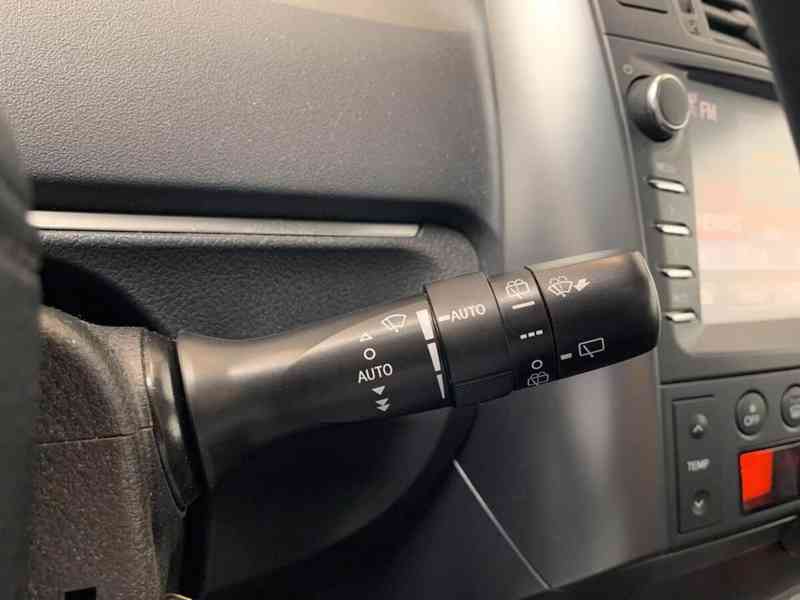 Toyota Verso 1,8i COMFORT benzín 108kw - foto 9