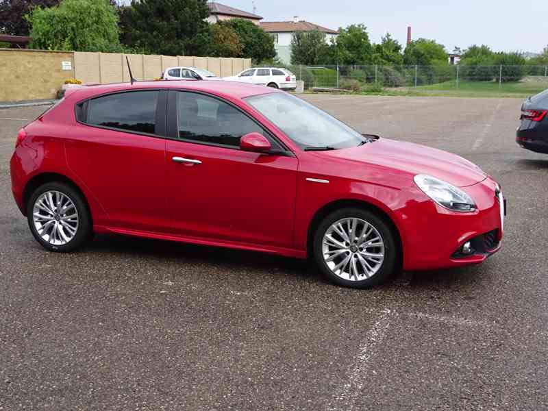 Alfa Romeo 1.6 JTD Guilette r.v.2018 1.Maj.serv.kníž.ČR - foto 2