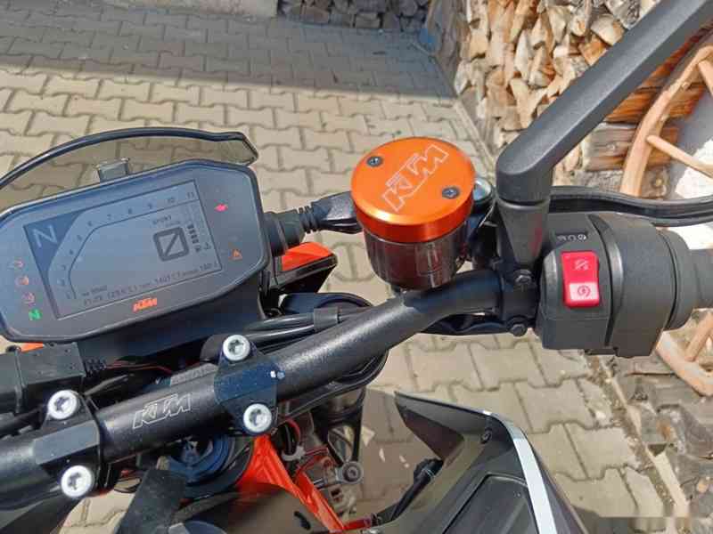 KTM DUKE 890 R - foto 13