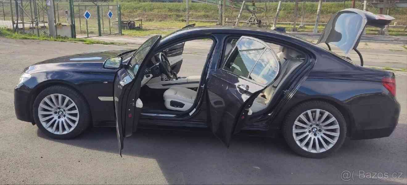 BMW Řada 7 3,0   730d - foto 2