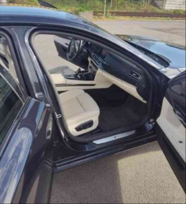BMW Řada 7 3,0   730d - foto 4