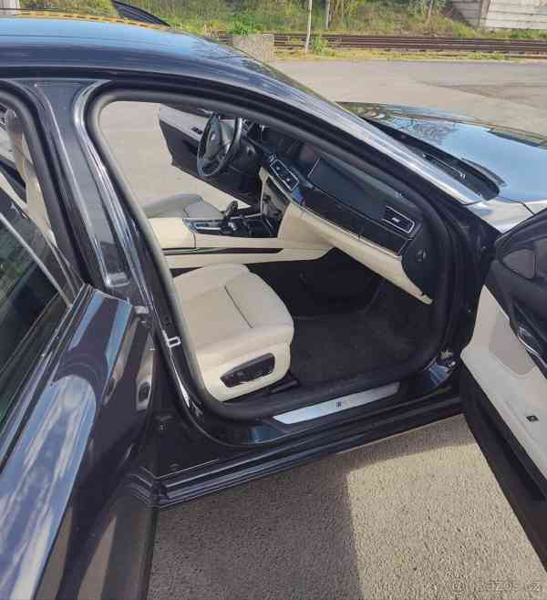 BMW Řada 7 3,0   730d - foto 15