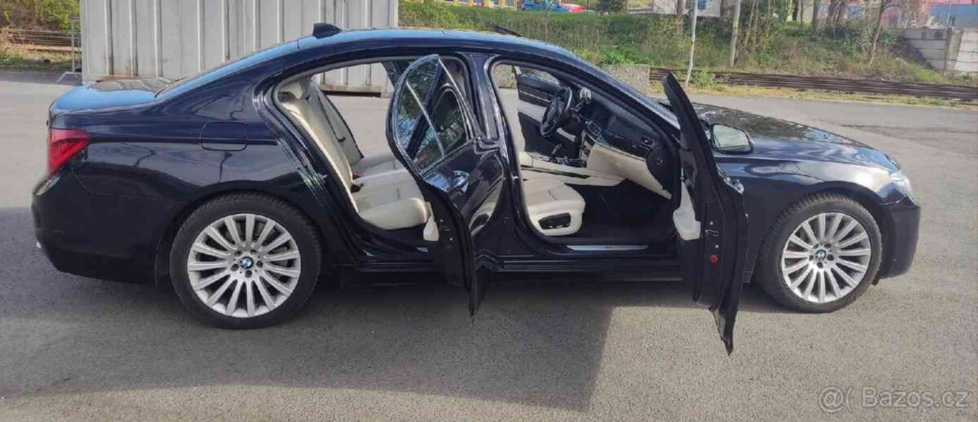 BMW Řada 7 3,0   730d - foto 3