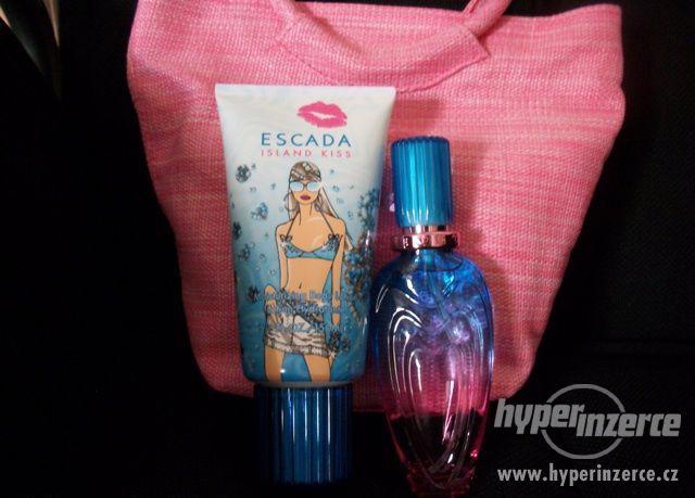 SET ESCADA ISLAND KISS 50ml Edt + Body lotion + taška - foto 1